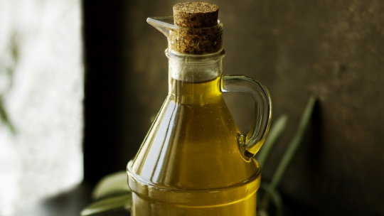 Beneficios de tomar una cucharada de aceite de oliva en ayunas